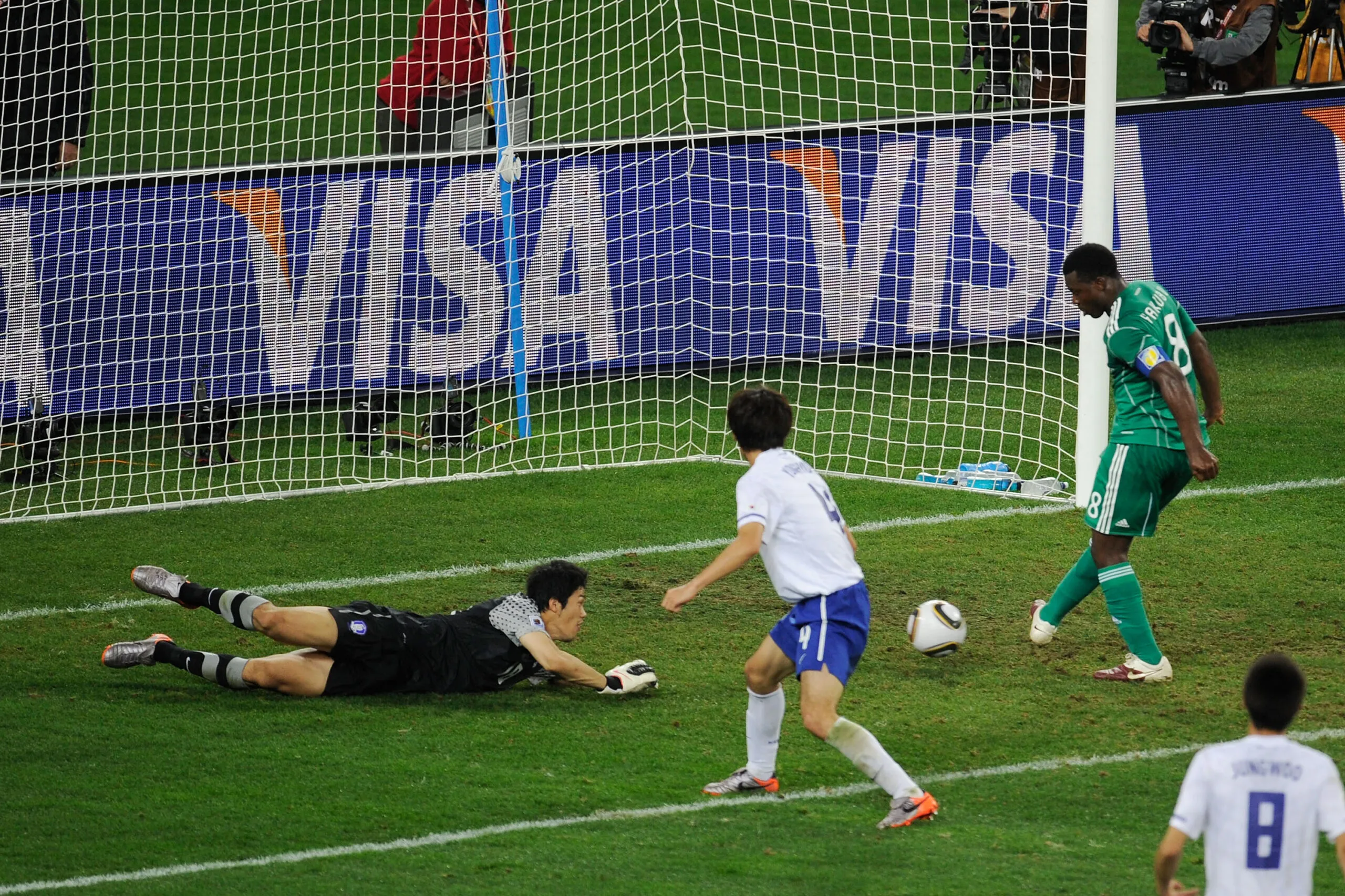The most shocking goal misses in Football history-sportzpoint.com