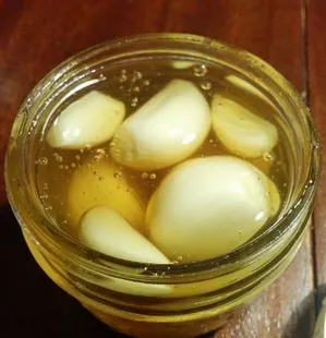 Honey Garlic Cough Syrup | Janine Buisman Wilcox Naturopathic Doctor