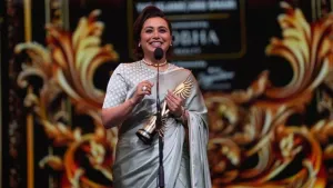 रानी मुखर्जी ने IIFA अवॉर्ड जीतने पर दिया बड़ा बयान, बोलीं- यह पुरस्कार सभी  माताओं को समर्पित हैं… | rani mukherjee made a big statement on winning the  iifa award | Navbharat Live