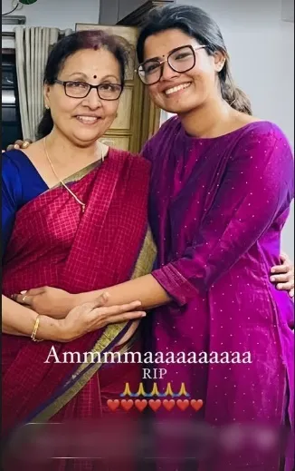 Gopi Sundar Mother Amrutha Suresh