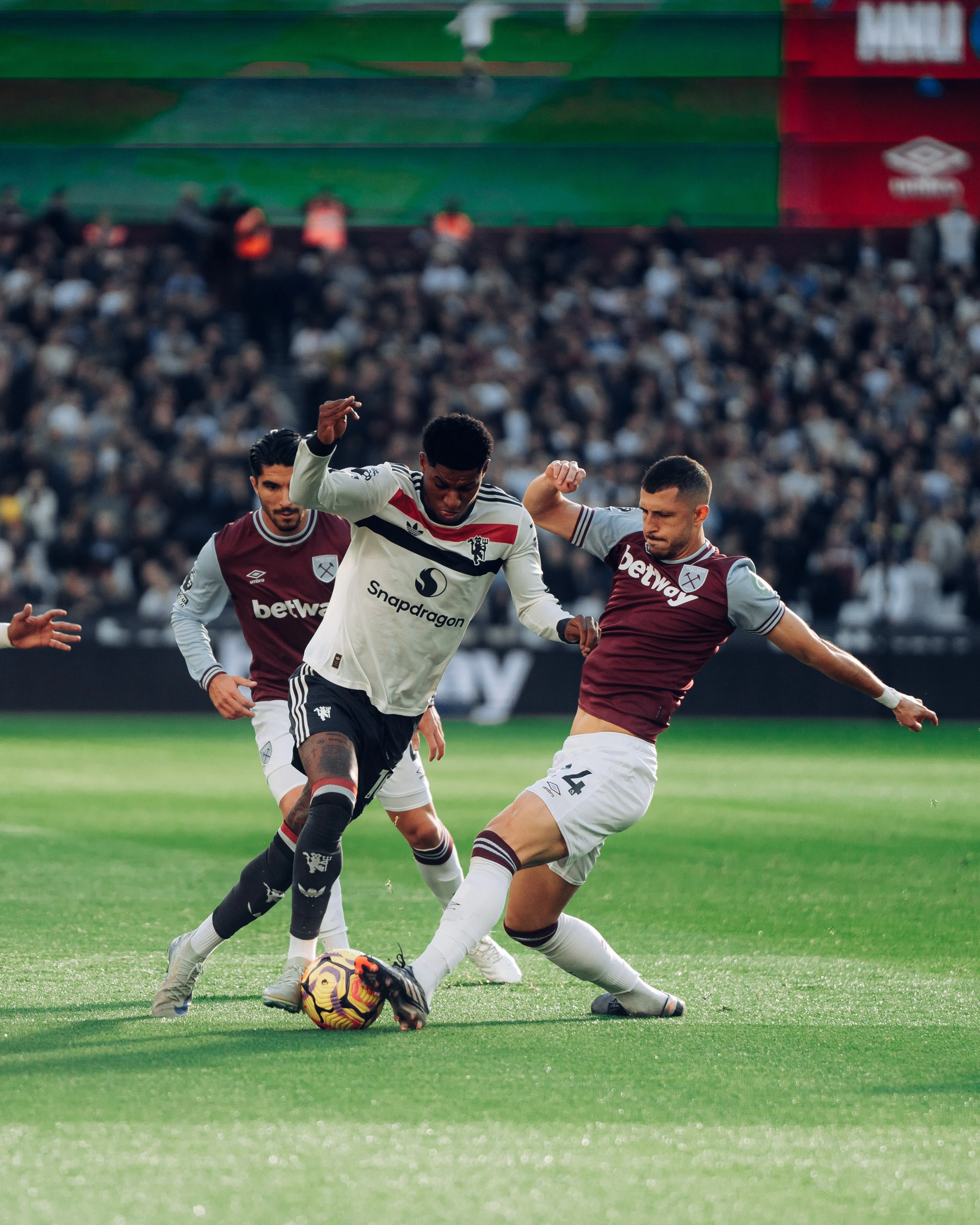 West Ham United vs Manchester United Premier League 2024-25 live scores, news and updates - sportzpoint.com