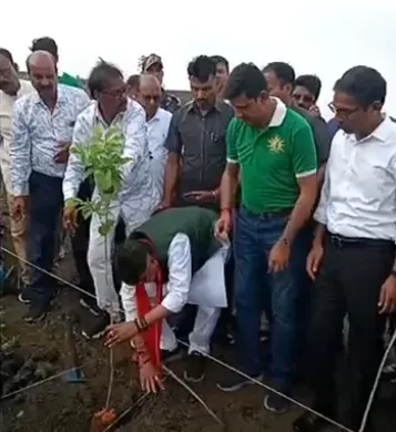  पौधारोपण कार्यक्रम 