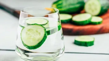 Cucumber Water Detox: শসার জল পান করলে শরীরে জলের ঘাটতি দূর হয়