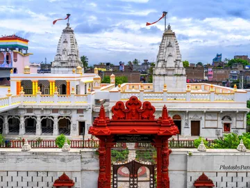 Celebrate Mahavir Jayanti with these scenic and monumental Jain temples in India