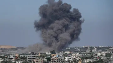 Israeli Forces Kill at Least 12 Palestinians in Dawn Airstrike on Rafah, Gaza Medics Say