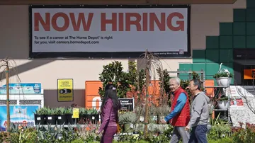 US Job Growth Slows in April Amid High Interest Rates and Inflation