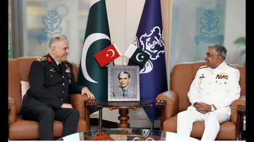 Pakistan Navy Chief Briefs President on Operational Readiness