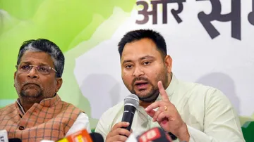 Tejashwi Yadav Confident of Mahagathbandhan Victory in Bihar Despite Lower Turnout