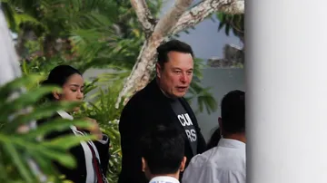 Elon Musk Arrives in Bali Ahead of SpaceX's Starlink Internet Service Launch