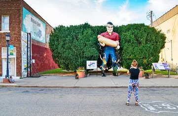 paul-bunyon-statue
