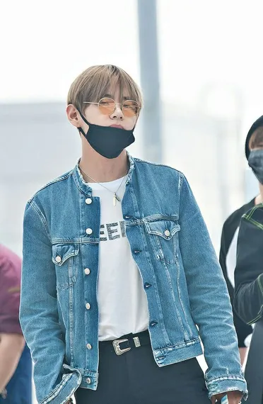 Kim Taehyung fashion as blue.jpg