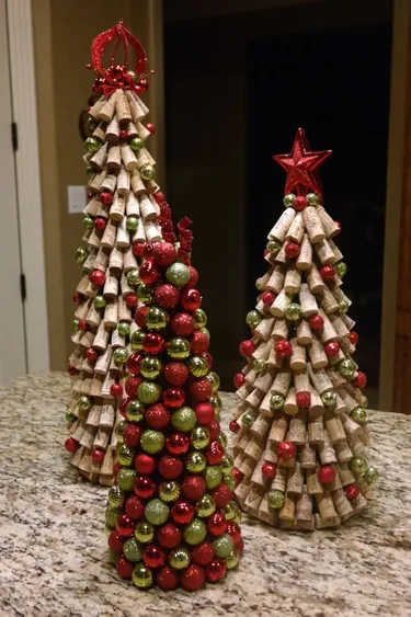 Wine Cork and Ornament Christmas Trees | Wine cork crafts christmas, Cork  crafts christmas, Wine cork christmas tree
