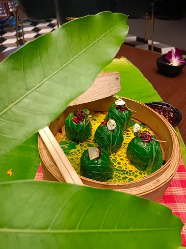 WAREHOUSE CAFE POKCHOY WRAPPED STEAMED SORSHE BHETKI