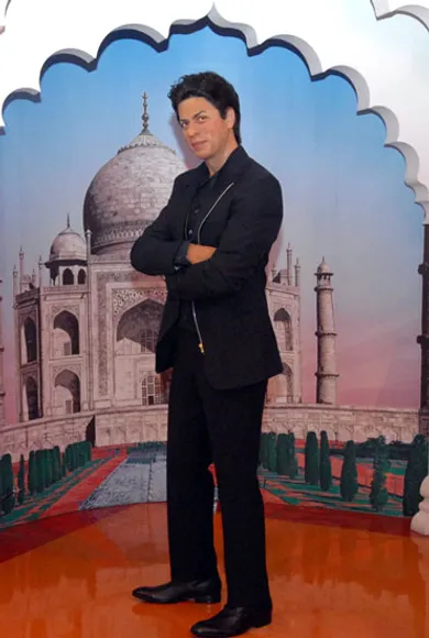 New York Madame Tussauds: Shah Rukh wax figure - extraMirchi.com