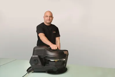 Sanandan Sudhir, CEO & Founder On2Cook with the device