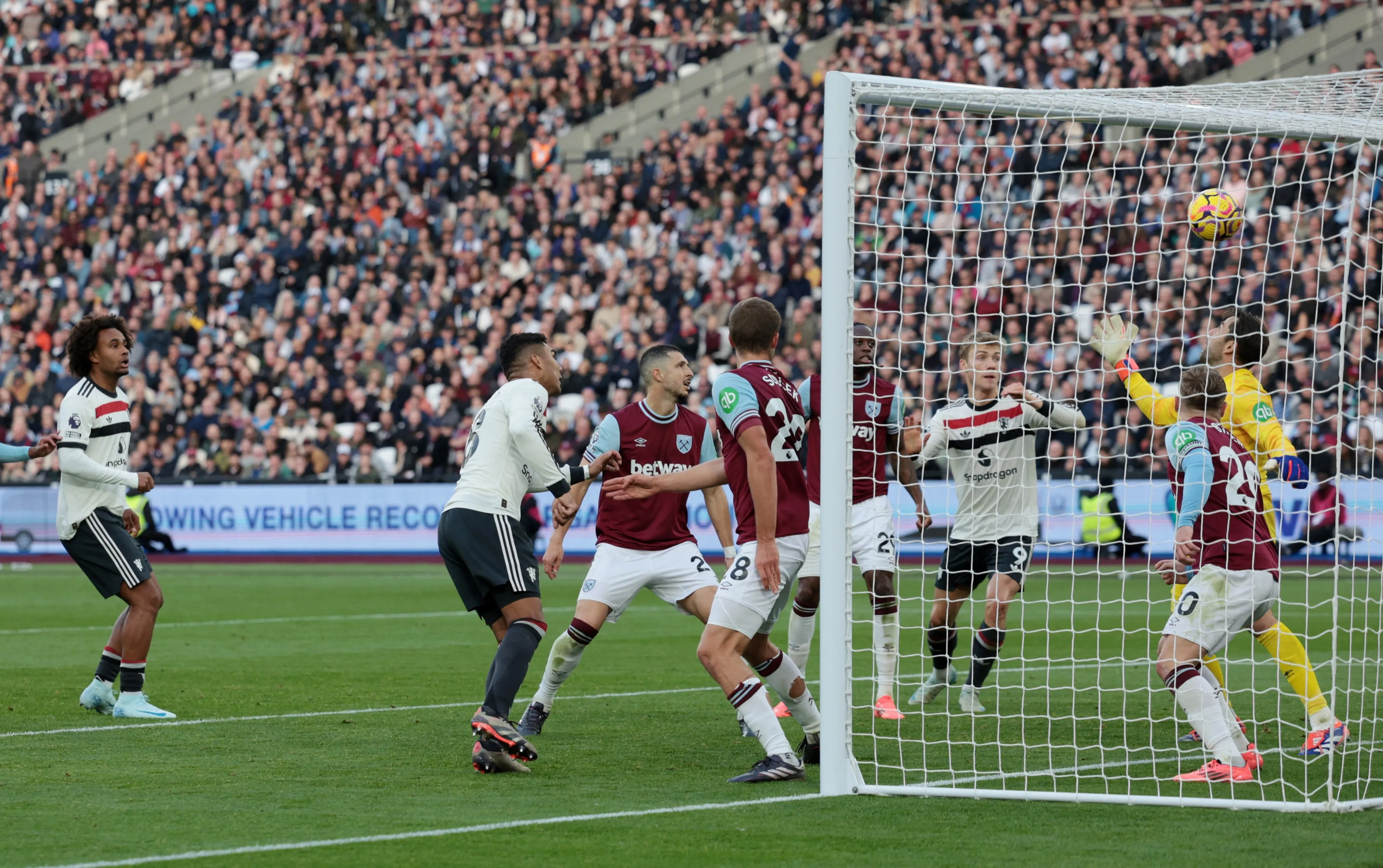 West Ham United vs Manchester United Premier League 2024-25 live scores, news and updates - sportzpoint.com