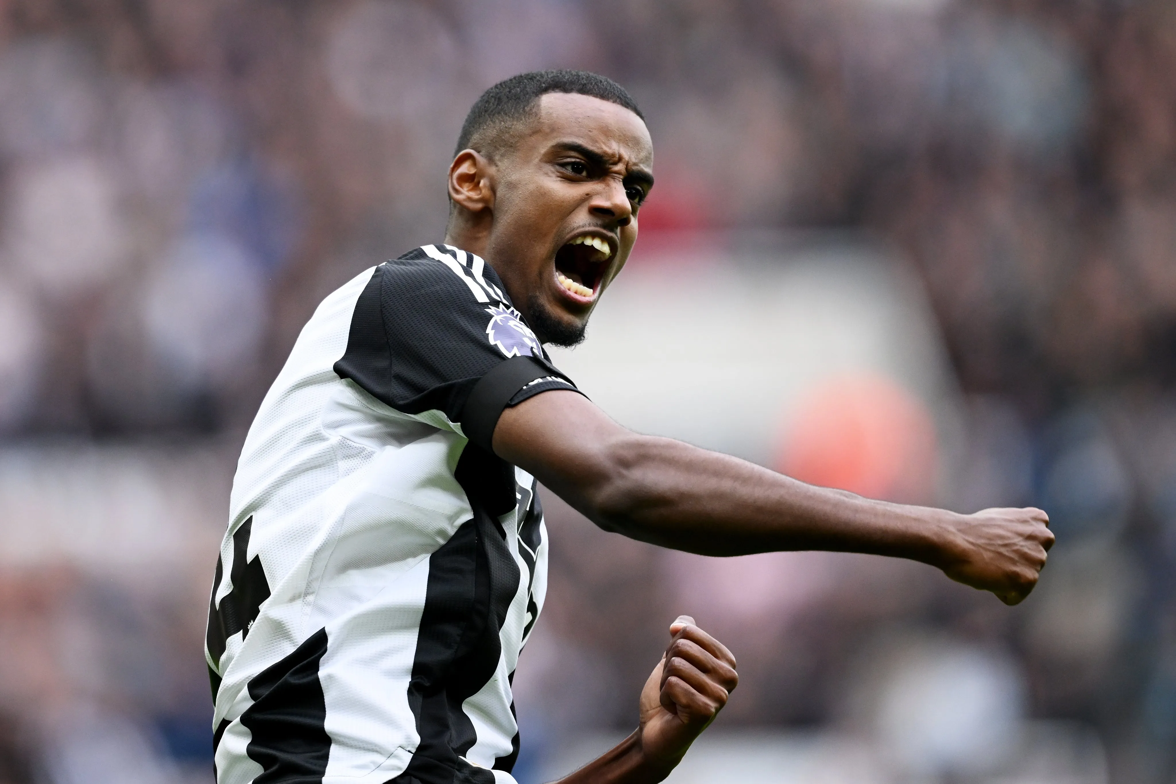 Alexander Isak celebrates his goal against Arsenal- Sportz Point.com