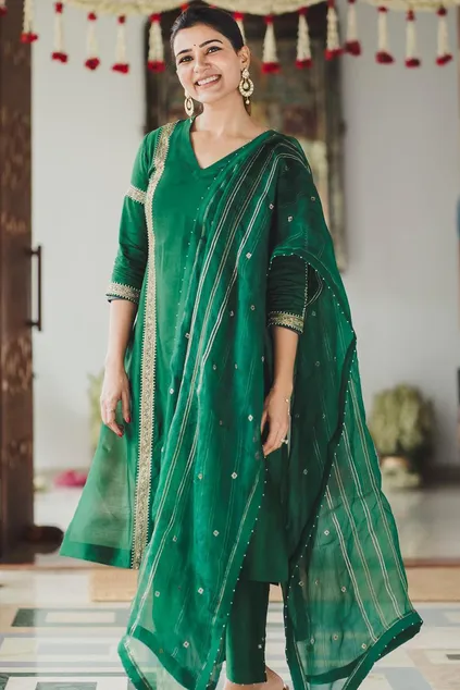 Samantha Akkineni picked a deep green kurta set for Rana Daggubati's  post-wedding celebrations | VOGUE India