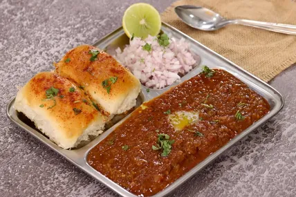 Easy Pav Bhaji in Cooker | Madhura's Recipe %