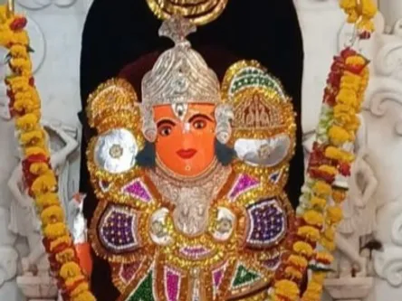 Hanuman Chalisa will be recited 1 lakh 11 thousand 111 times in Ratlam, a  fair will be held at Barbad Hanuman Temple | रतलाम में हनुमान जन्मोत्सव की  धूम: एक लाख 11