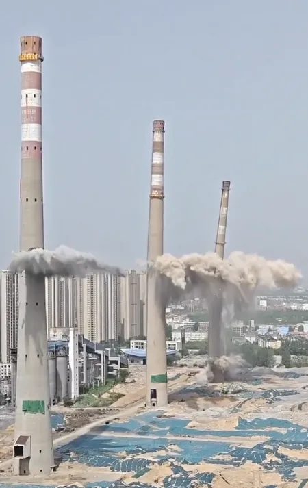 Iconic Chimneys and Cooling Towers Demolished in Zhengzhou