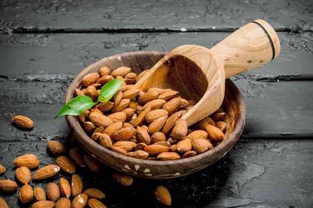 almond 