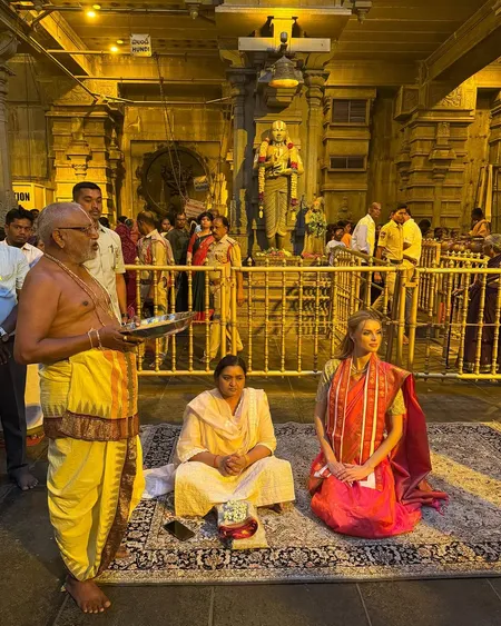 miss world at yadagirigutta temple photos