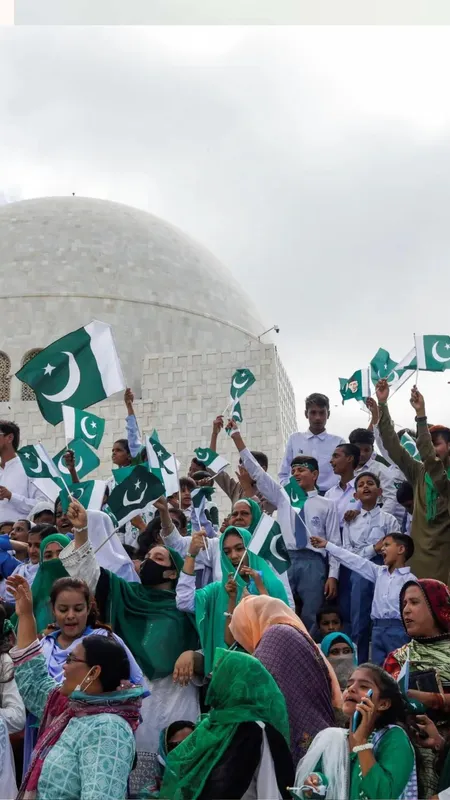 पाकिस्तान के हाथ लगा खजाना