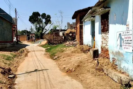 এই গ্রামে দোল খেলে না কেউ! রং, আবীর দেখে এখনও ভয়ে কাঁপেন গ্রামবাসীরা