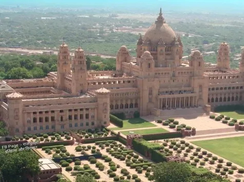 इस महल को मुख्यतः 3 कार्यात्मक भागो में बांटा गया है जिसमे पहला शाही परिवार का निवास, दूसरा ताज पैलेस होटल और तीसरा संग्रहालय है, जिसे 20वीं शताब्दी के शासको की वस्तुओ को प्रदर्शित करने के लिए उपयोग में लाया जाता है.