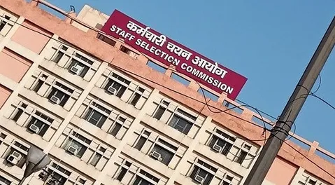 Growing voices against Centre in K'taka over SSC exams only in Hindi,  English issue