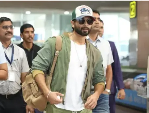 Shahid Kapoor reached Jaipur for IIFA Awards, Shahrukh Khan will also  attend today...Grand welcome of stars at the airport