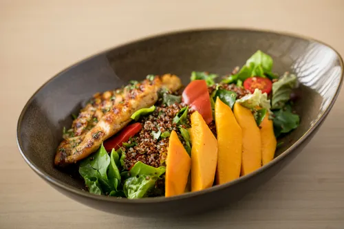Curried chicken, red quinoa and mango salad(5)