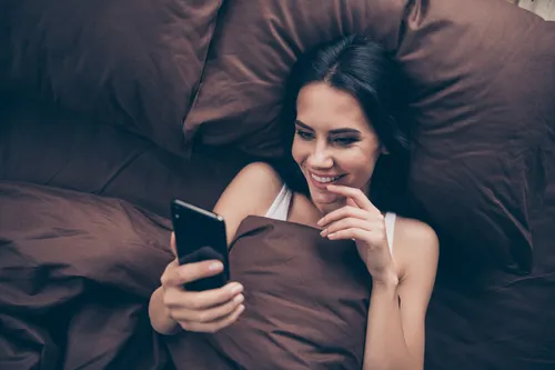How often should you text someone you're dating? | The Independent