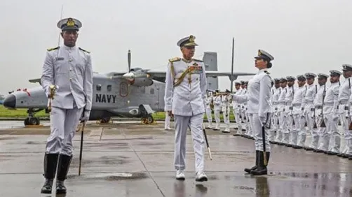 Indian Navy Vacancy on 400 posts join indian navy इंडियन नेवी में 400 पदों  पर वैकेंसी, देखें कैसे करना है आवेदन, करियर न्यूज़