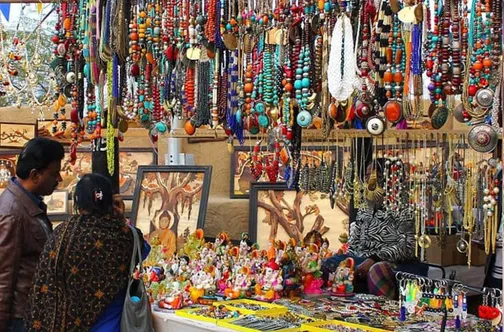 saras mela