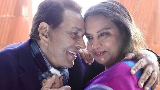 Netizens REACT To Dharmendra, Shabana Azmi's Kissing Scene In Rocky Aur  Rani: 'No One Expected...'