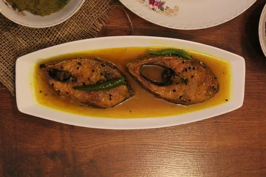 Ilish Er Tel Jhol Recipe - Bengali Hilsa Fish Curry by Archana's Kitchen