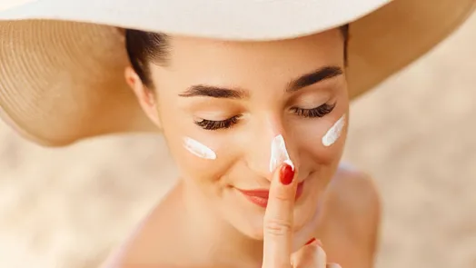 Sunscreen For All Seasons: Benefits & Tips – Minimalist