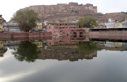 Gulab Sagar lake