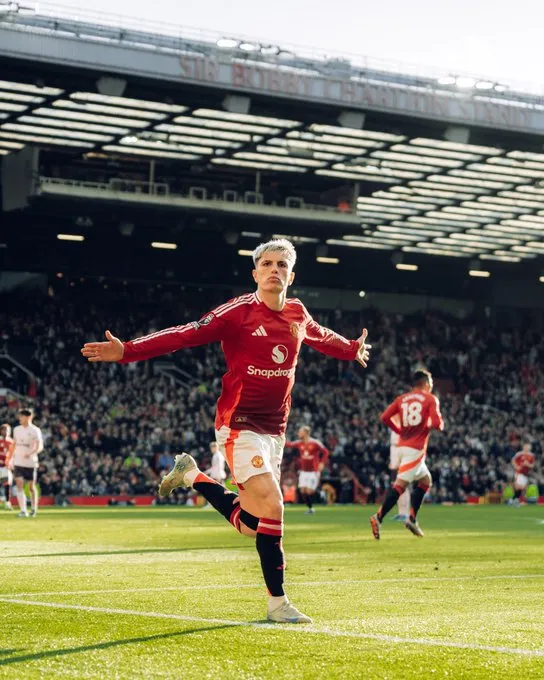 Garnacho celebrates after leveling the scoring for United-Sportz Point.com
