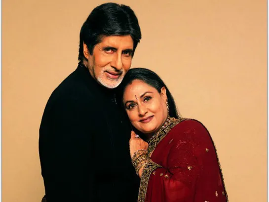 Jaya Bachchan smiles for Amitabh Bachchan's Candid slo-mo video, surprising  fans