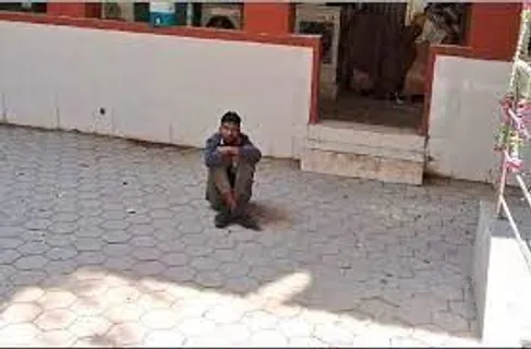 इंदौर में एक नशेड़ी ने शिव मंदिर में तोड़फोड़ की, मामला कैमरा में कैद