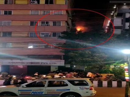 सबकुछ जलकर खाक:टेलीकॉम कंपनी के ऑफिस में आग, 5वीं मंजिल पर आग लगने की वजह से फायर ब्रिगेड को आई मुश्किलें
