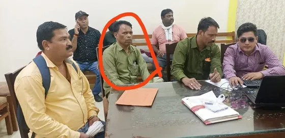Jabalpur Lokayukt: हाईकोर्ट गेट के सामने लोकायुक्त ने CMO को रिश्वत लेते दबोचा