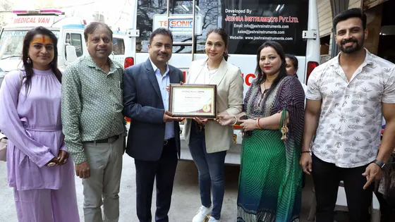 Isha Koppikar Donates Blood at Dr. Santosh Pandey Blood Donation Camp