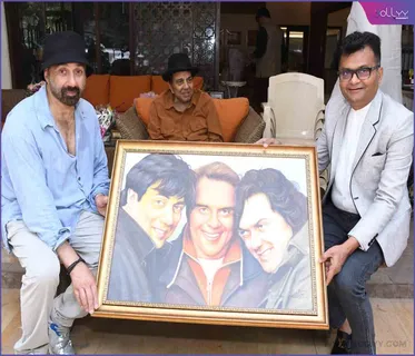 Dharmendra moved by Dr. Aneel Kashi Murarka's thoughtful gesture