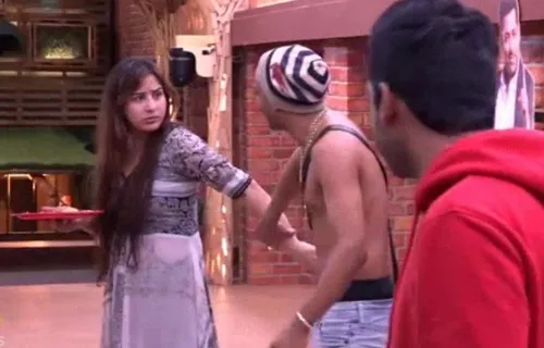 BB11: AKASH DADLANI KISSES SHILPA SHINDE WITHOUT HER CONSENT