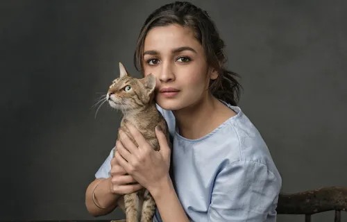 THESE PICTURES PROVE THAT ALIA BHATT IS A CAT PERSON!