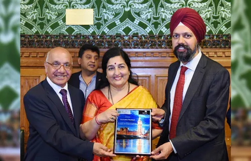 Anuradha Paudwal honoured at House of Commons